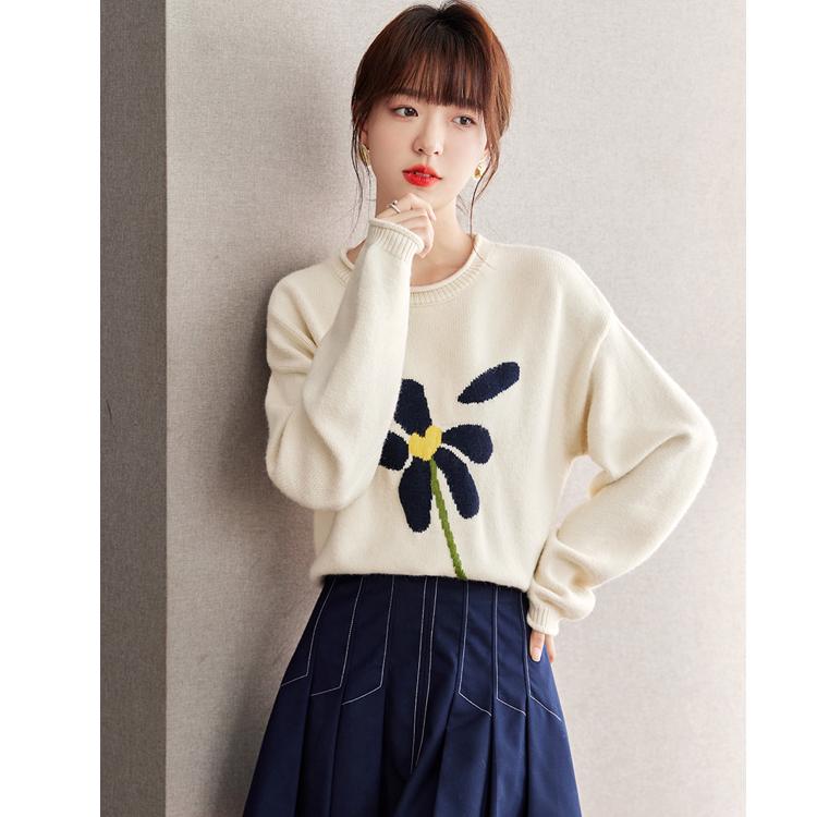 Fashion Floral Jacquard Pullover Sweater with Loose Fit for Women