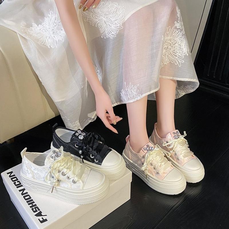 2024 New Women's Black Platform Canvas Sneakers Lace-up Comfortable Shoes Fashion Outdoor Multi-functional woman designer shoes