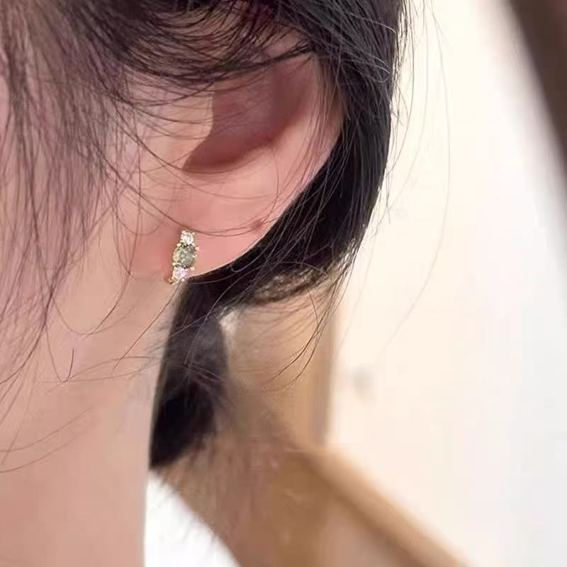 Olive Green Zircon Ear Studs - Elegant and Exclusive Women's Design Ear Jewelry with A Sense of Sophistication and High-end Appeal