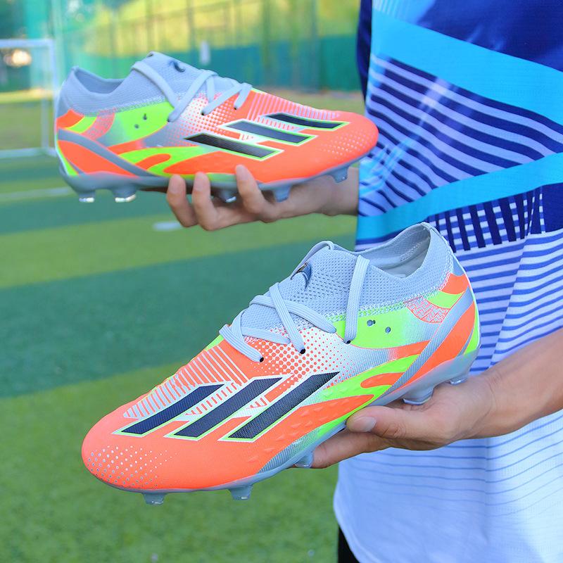 

Подростковые футбольные бутсы длинные шипы сломанные шипы мужские и женские взрослые студенты износостойкие нескользящие дышащие профессиональные соревновательные тренировочные бутсы 45