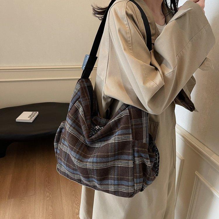 Autumn and winter new woolen plaid shoulder bag large-capacity handbag tote bag retro versatile fashion women's bag