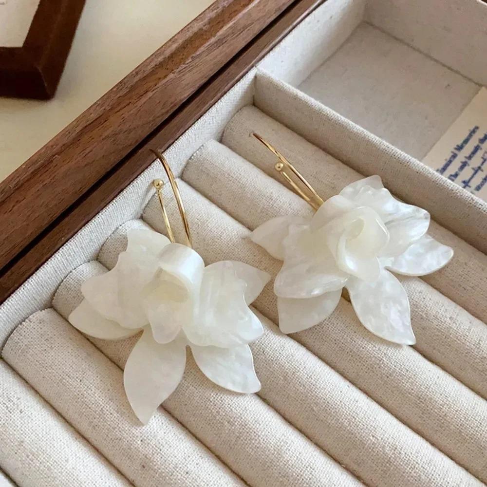 Women Resin Flower Hoop Earrings, Fairycore Temperament Ear Hook, Artistic Light Luxury Daily Jewelry