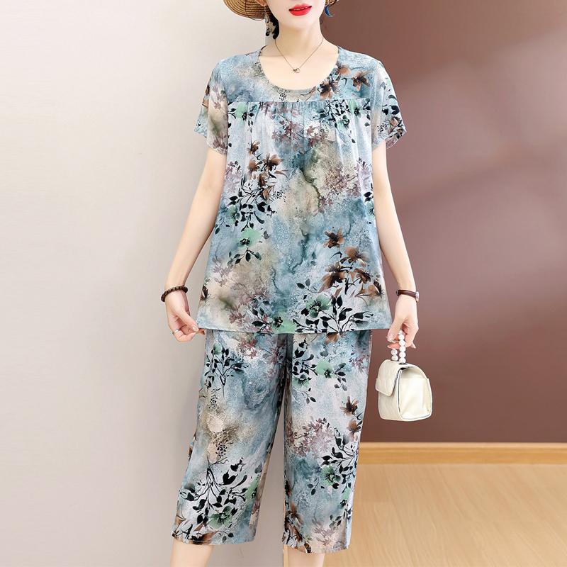 Women's Plus Size Floral Print 2-Piece Set, Casual Short Sleeve Top & Capri Pants (XL-7XL)