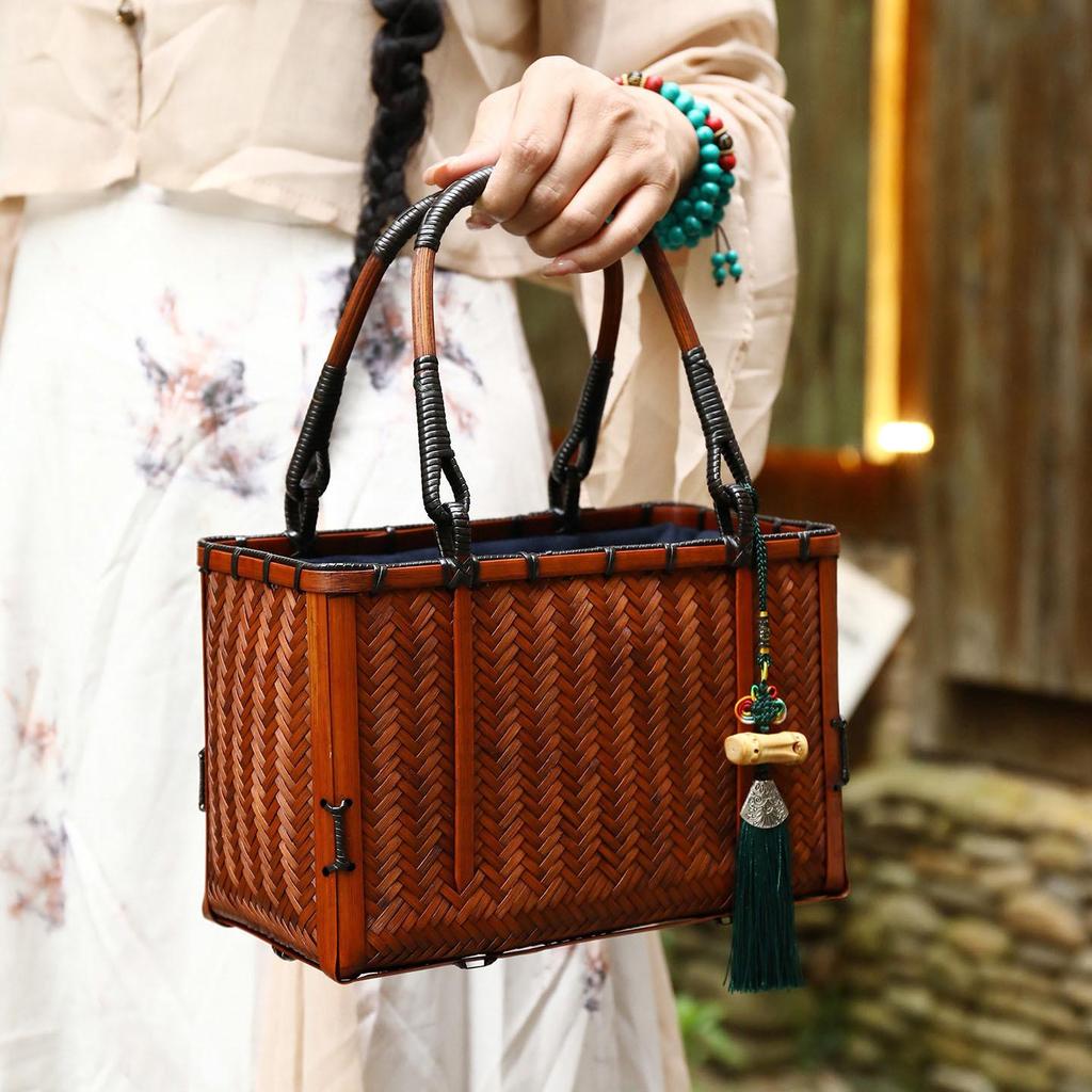 Ręcznie pleciona torebka z bambusa: Przenośna Torba Prezentowa na Ceremonię Herbaty