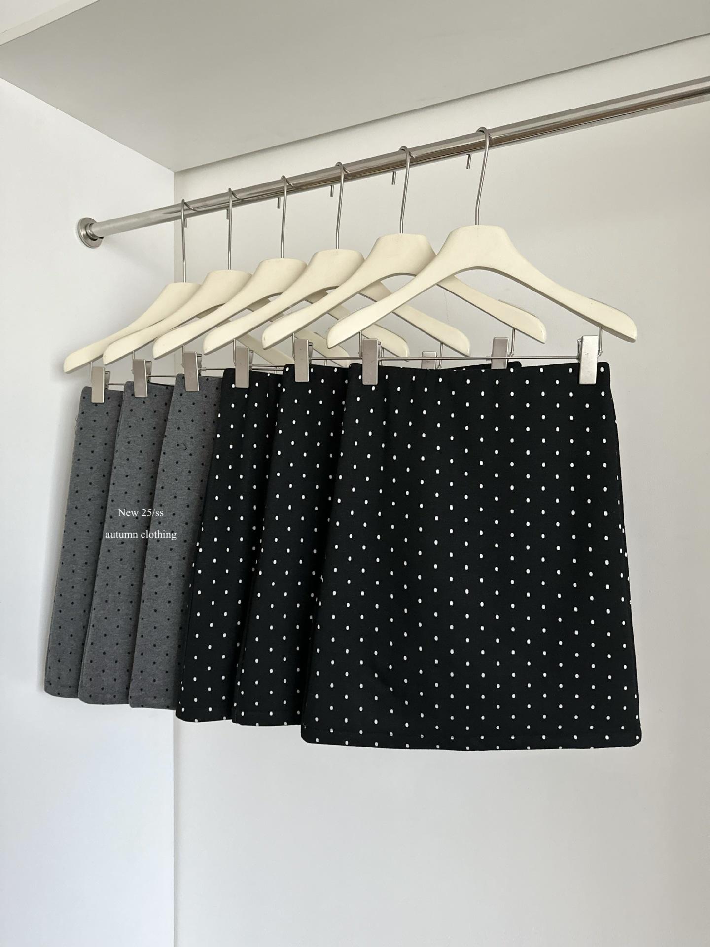 Women s Black Woolen Polka Dot Retro Slimming Slit Skirt - Autumn/Winter Collection L