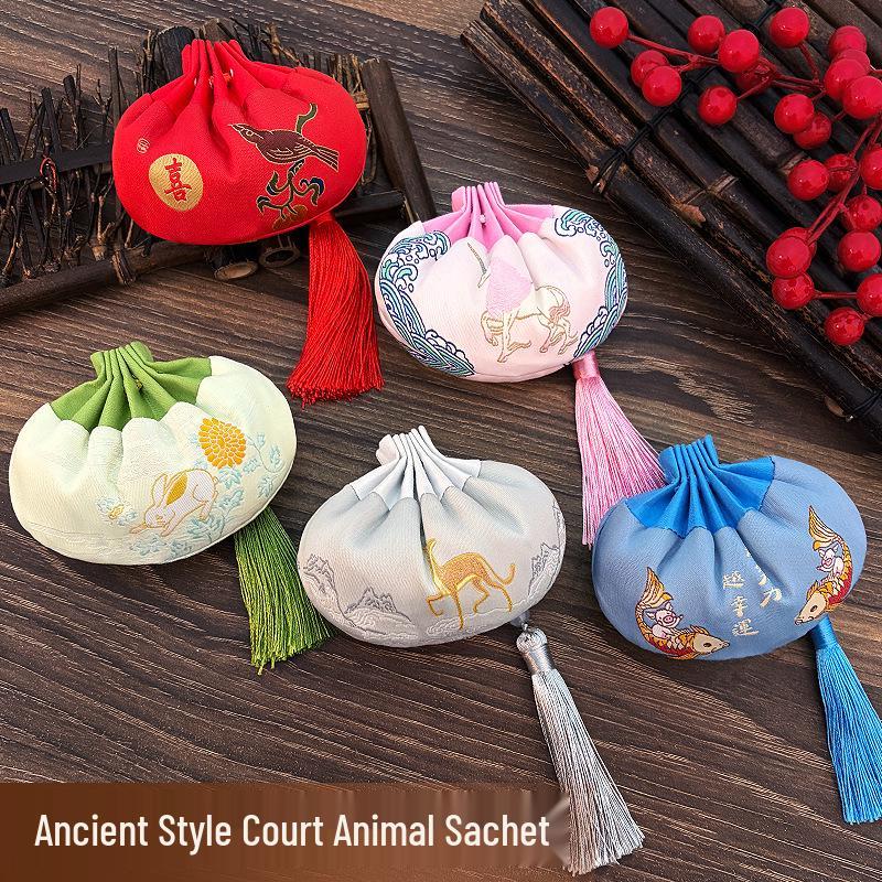 Vintage Court Animal Tassel Sachet Pendant: Empty Hanfu-Style Pouch