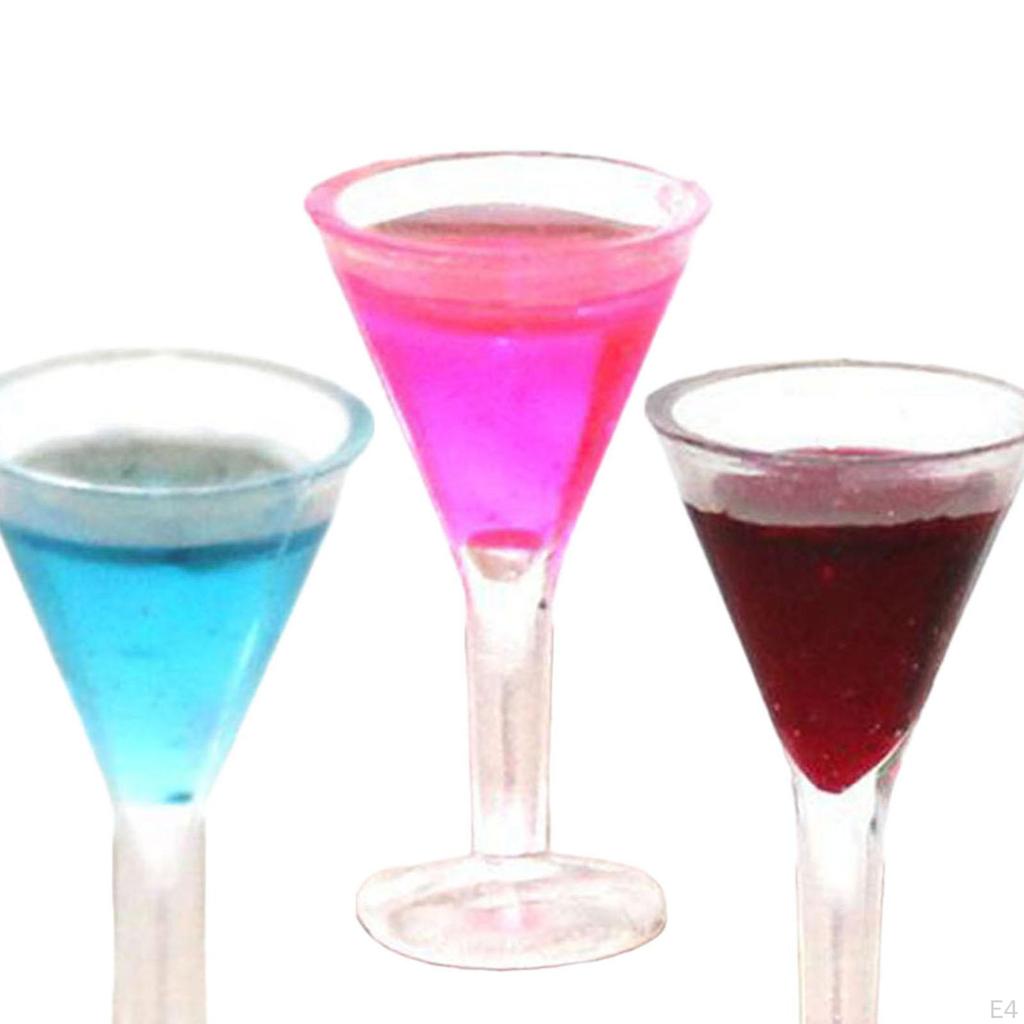 3 Pieces 1/12 1/6 Doll House Triangle Cocktail Glass Goblet, Simulation Resin Toy, for Dollhouse