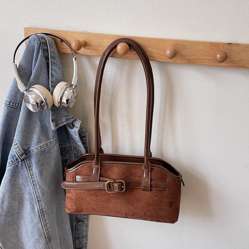 Autumn and winter popular niche suede bag 2025 new messenger bag commuter versatile women's shoulder armpit bag