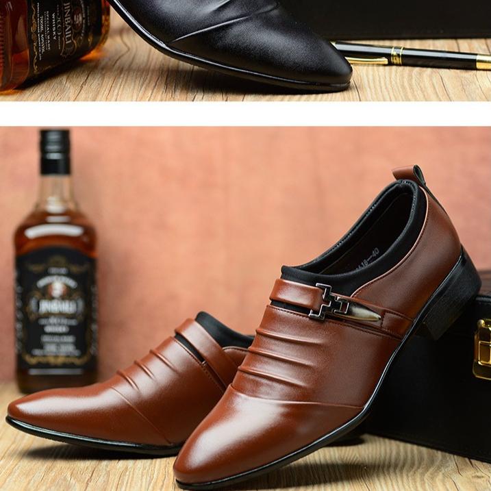 Casual Leather Shoes Men's Leather Shoes Korean-style Business Sandals with Soft Soles and Pointed Toes Large Size Men's Shoes