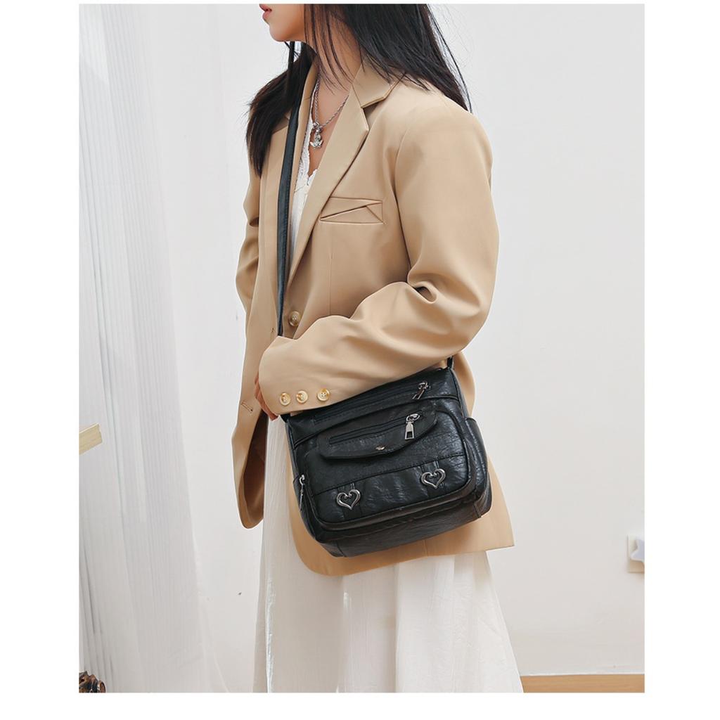 Retro Love Decorative Shoulder Bag, Suitable for Women's Daily Travel Matching, Multi Pocket Crossbody Bag, Large Capacity Women's Bag