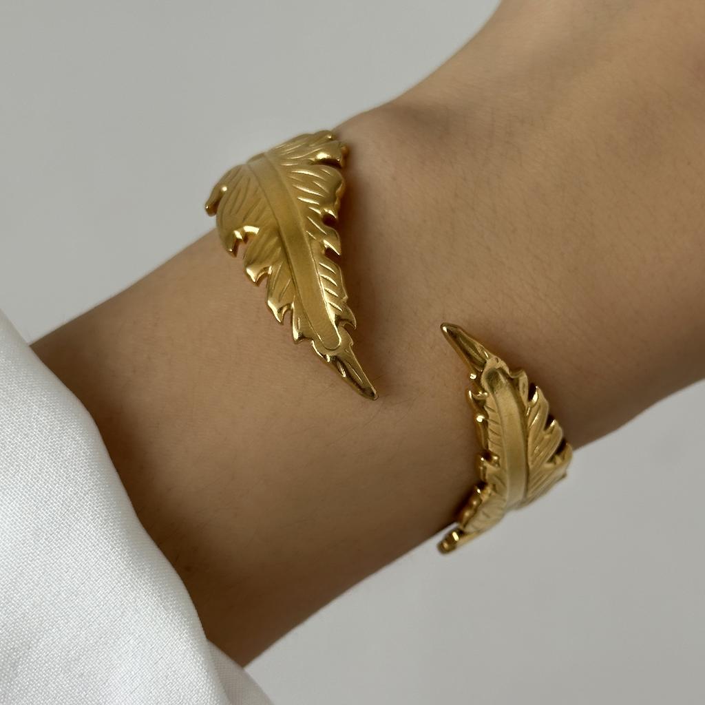 Stainless Steel Metal Leaves Open Bangle for Women Vintage Gold Color Geometric Wide Wave Charm Cuff Bracelet Party Jewelry Gift