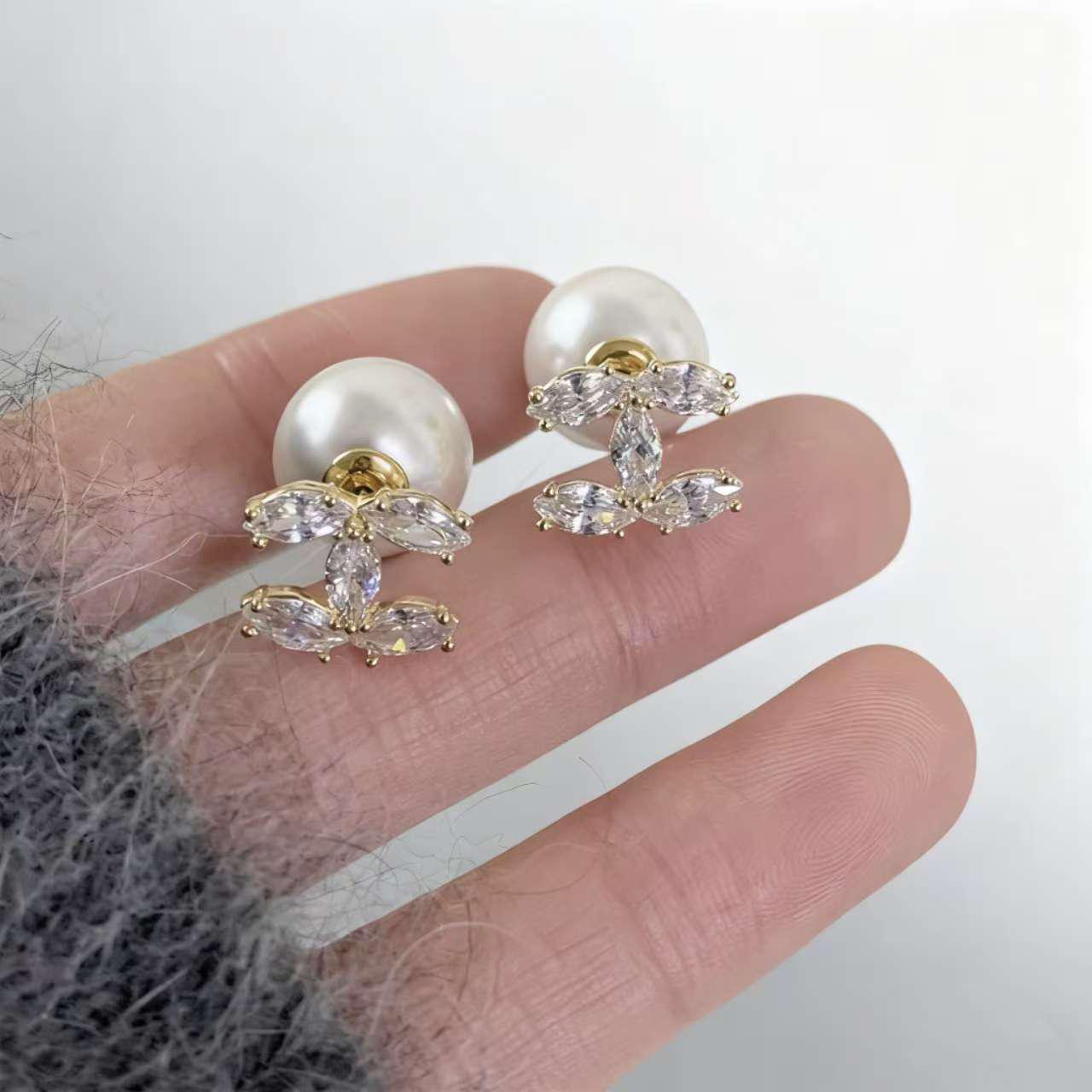 Elegant French Chic Zirconia & Pearl Two-Way Earrings for Autumn/Winter белый/золотой