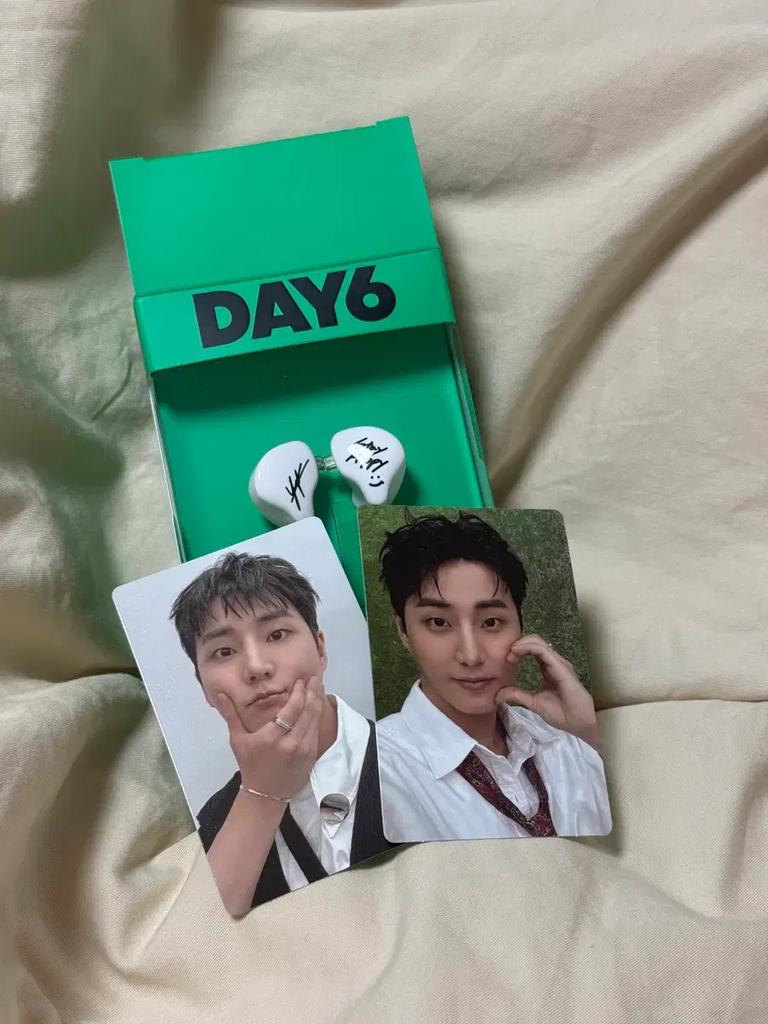 DAY6 In-Ear Bands 4K Version (with Poka Included)