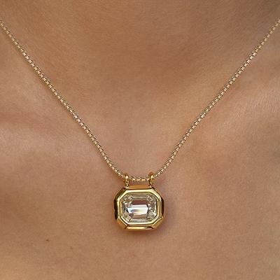 Huitan Vielseitige Elegante Kristall CZ Anhänger Halskette Damen für Hochzeit Luxus Halsaccessoire Schlichter Geometrischer Goldfarbener Schmuck