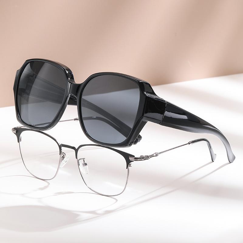 New Square Sunglasses for Men Women Fashion Anti Glare UV Protection Can Be Worn Over Myopia Glasses Outdoor Driving