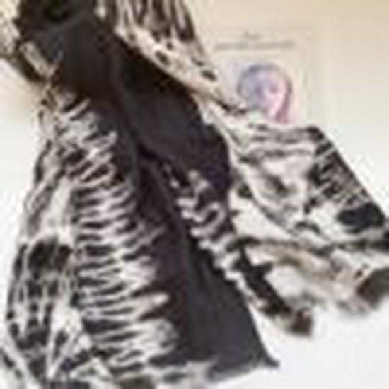 Elegant Floral Jacquard Woven Scarf Shawl for Europe and America