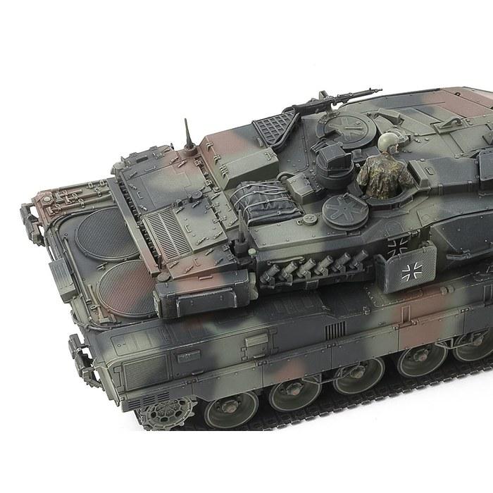 Tamiya 1/48 Military Miniature Series No. 72 Leopard 2 A7V German Army Main Battle Tank Plastic Model 32607 (Tank) Pre-colored 23.4 Cm X 8