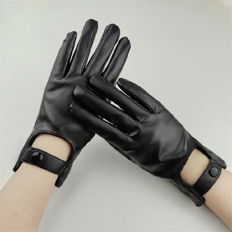 Lightweight Full Finger Gloves Punk Edge Decor Breathable Fabric For Extended Outdoor Use