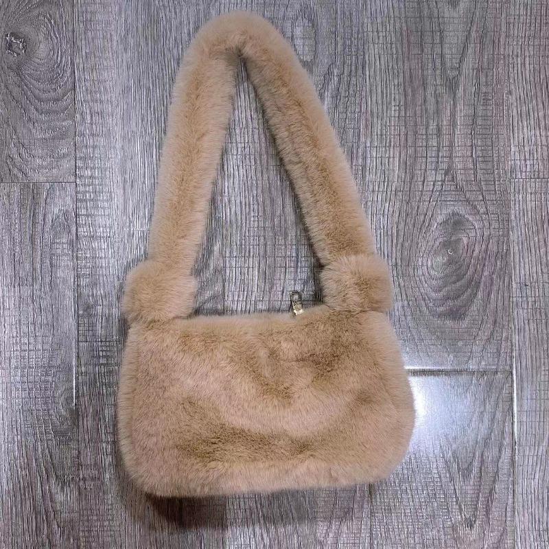 

Autumn and winter plush small bag women s bag new trendy fashion shoulder underarm bag versatile fluffy hand bag 29*17*9 хаки