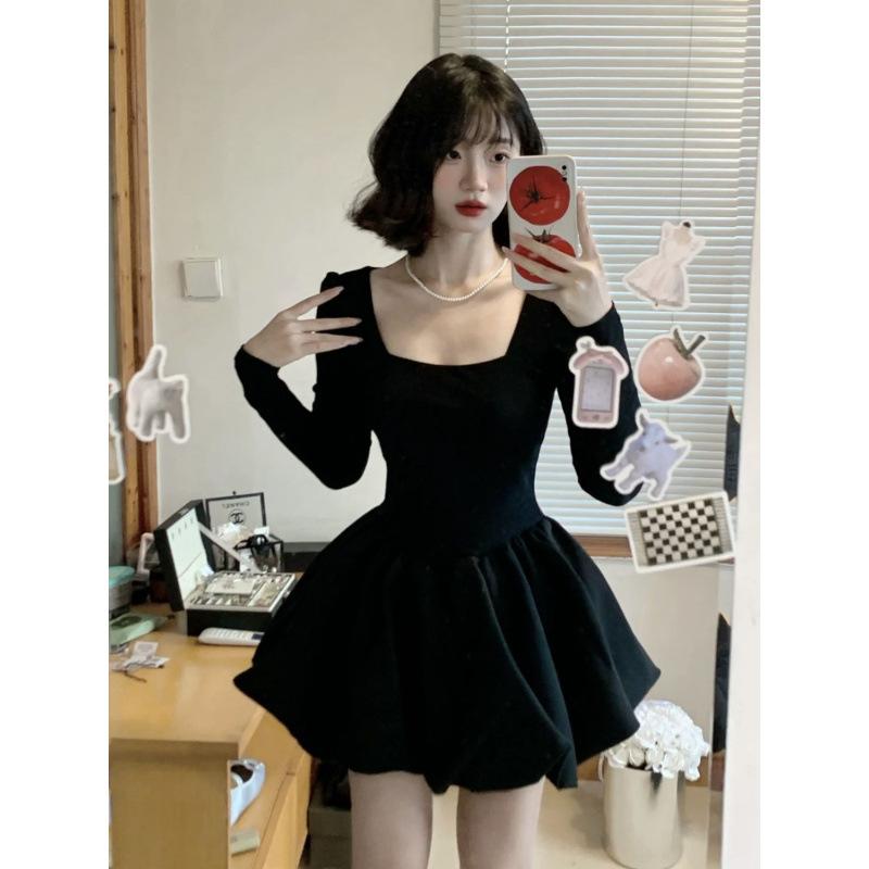Hepburn Premium Square Neck Black Long Sleeve Dress Autumn Waist Skinny Temperament Small Black Dress Fluffy Dress