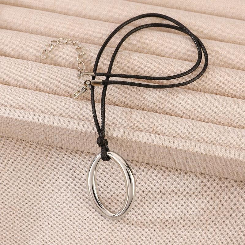 Vintage Runder Hohlanhänger Minimalistische Halskette für Damen Gold Silber Farbe Minimalistischer Schick Vielseitiger Kragen Schmuck