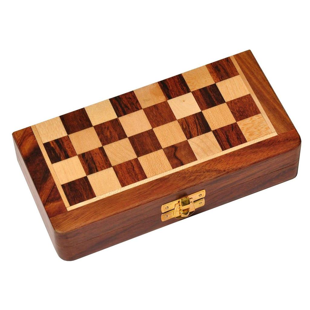 Sehr kleine Größe Holz Handgefertigt Faltbar Magnetisches Schachbrett Set mit Magnetischen Figuren und Zusätzlichen Damen für Kinder und Erwachsene