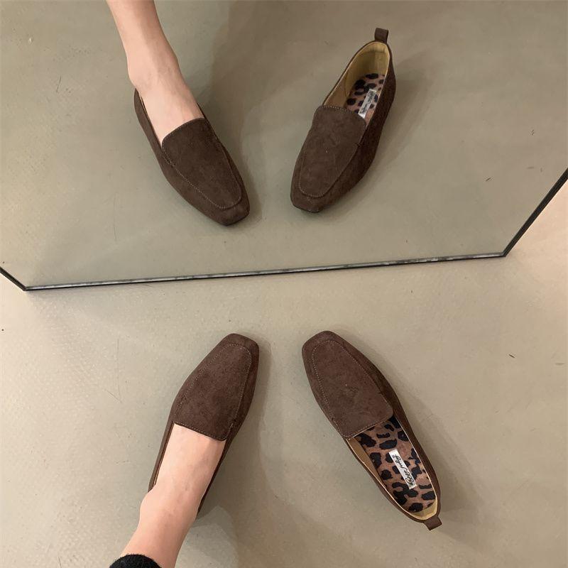 Nuove loafer basse a testa quadrata retrò autunno inverno 2025 versione coreana da donna in camoscio a pedale singolo scarpe Doudou pigre