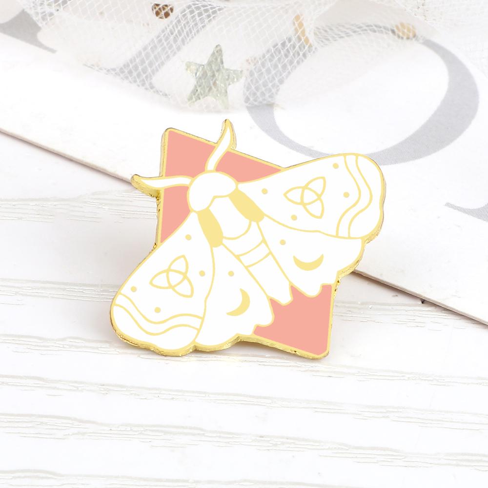 Small Retro Insect Butterfly Lapel Pins Cartoon Moon Phase Moth Brooch Cute Exquisite Enamel Badge Bag Accessories Gifts Jewelry