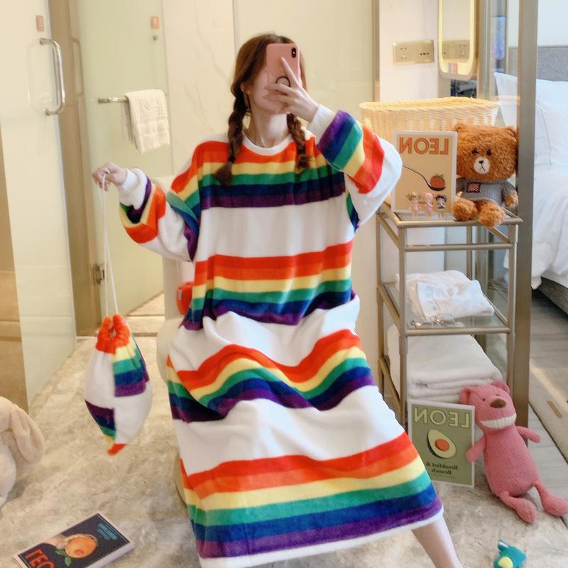 GMXIA Les Pyjamas d'Hiver en Flanelle sont Décontractés, Amples, Confortables et Mignons Pyjamas Robe Longue en Velours Corail Cartoon pour Femmes