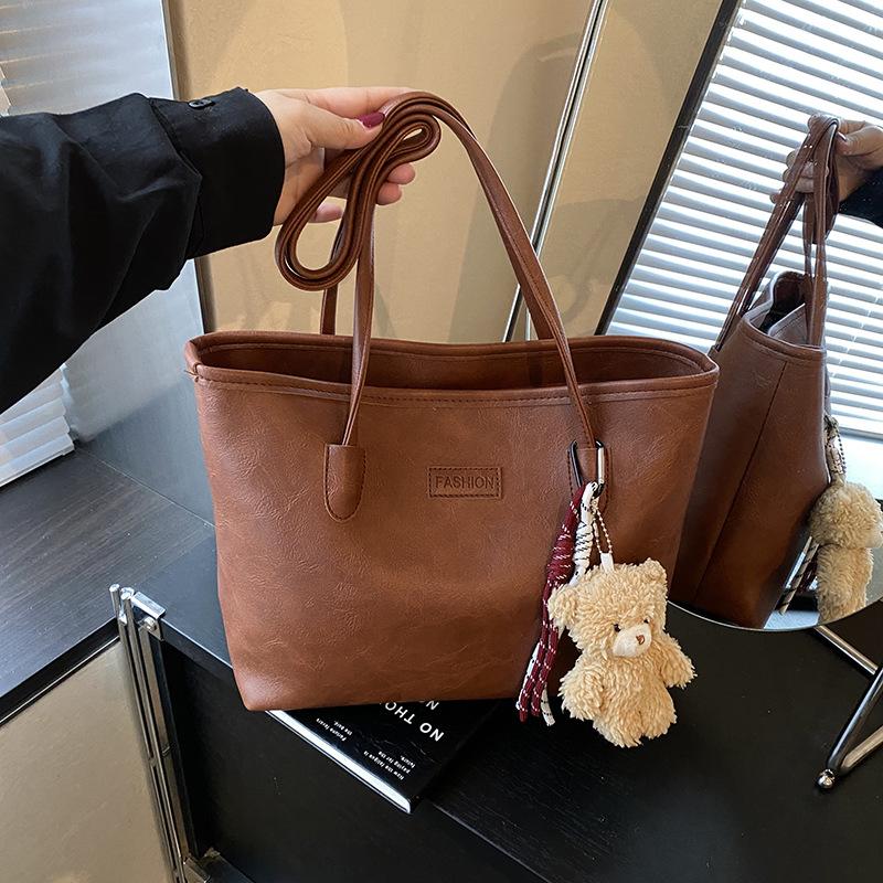 

Simple retro tote bag women s 2025 new fashionable large-capacity versatile commuter bag casual underarm shoulder bag Single Bag коричневый