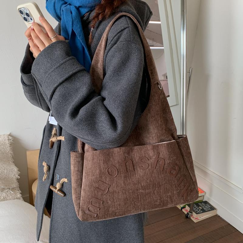 Leisure College Student Class Bag 2025 New Commuter Large-capacity Women's Shoulder Bag Portable Tote Bucket Bag