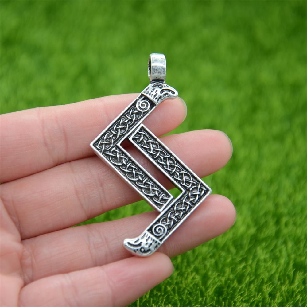 Viking Wolf Amulet Runen Rune Fehu Noorse Talisman Ketting voor Mannen met Ierse Knopen Gotische Sieraden