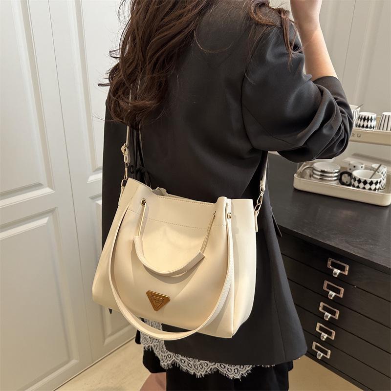 Premium Retro Tote Bag Women's Spring Summer Versatile Commuter Shoulder Messenger Bag Large Capacity Portable Bucket Bag