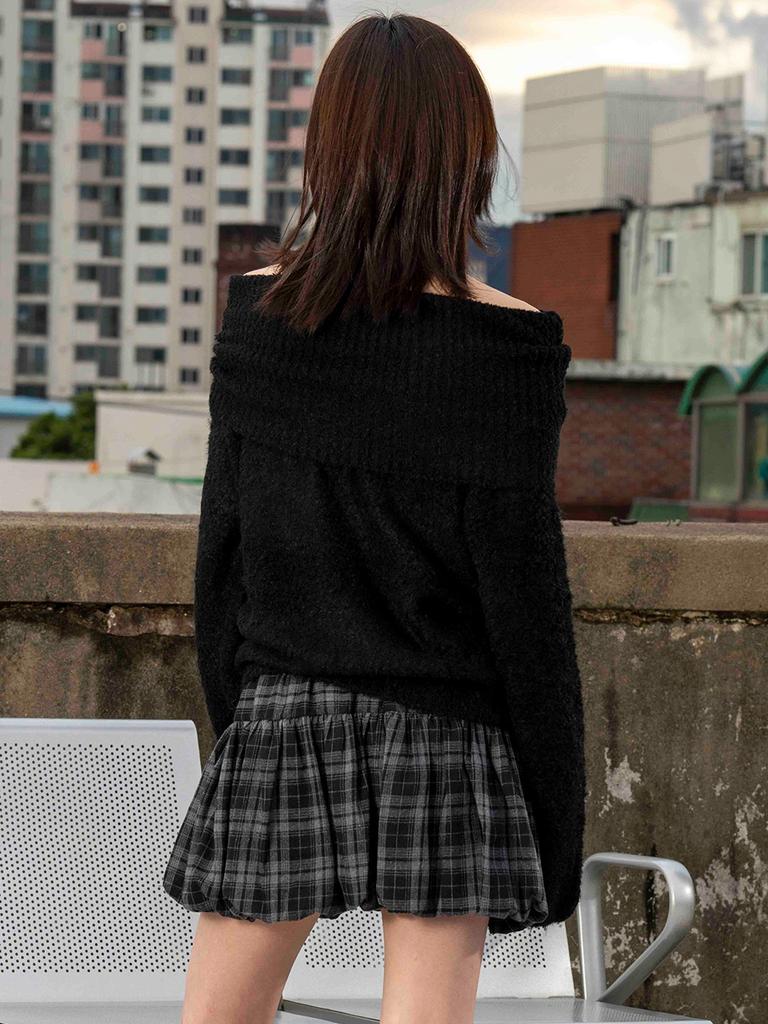 THE GREEN LAB Off-Shoulder Boucle Knit [Black]