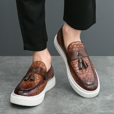 Trend 2025 Nowe Luksusowe Męskie Wsuwane Loafersy z Frędzlami Rekreacyjne Skórzane Buty Męskie Wygodne Sneakersy Tenis Masculino Zapatos Hombre