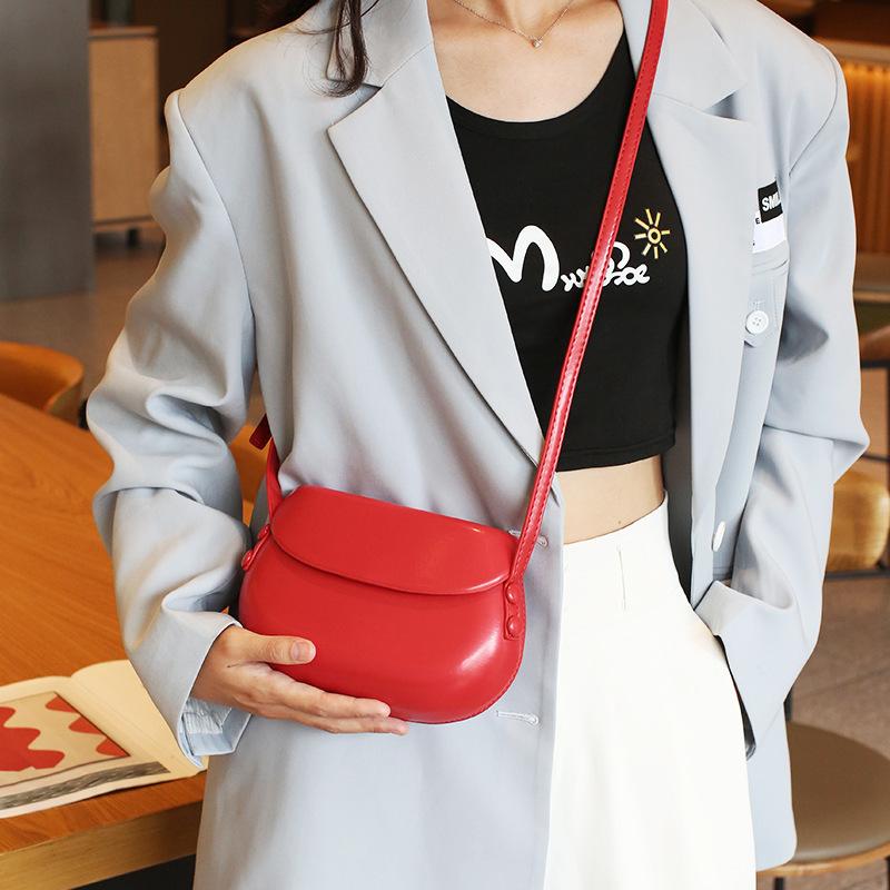 Women'S Versatile Large Shell Bag, Saddle Bag, Shoulder Crossbody Bag, Solid Color, Magnet Closure, Polyester Lining, Dry Clean, Various Colors