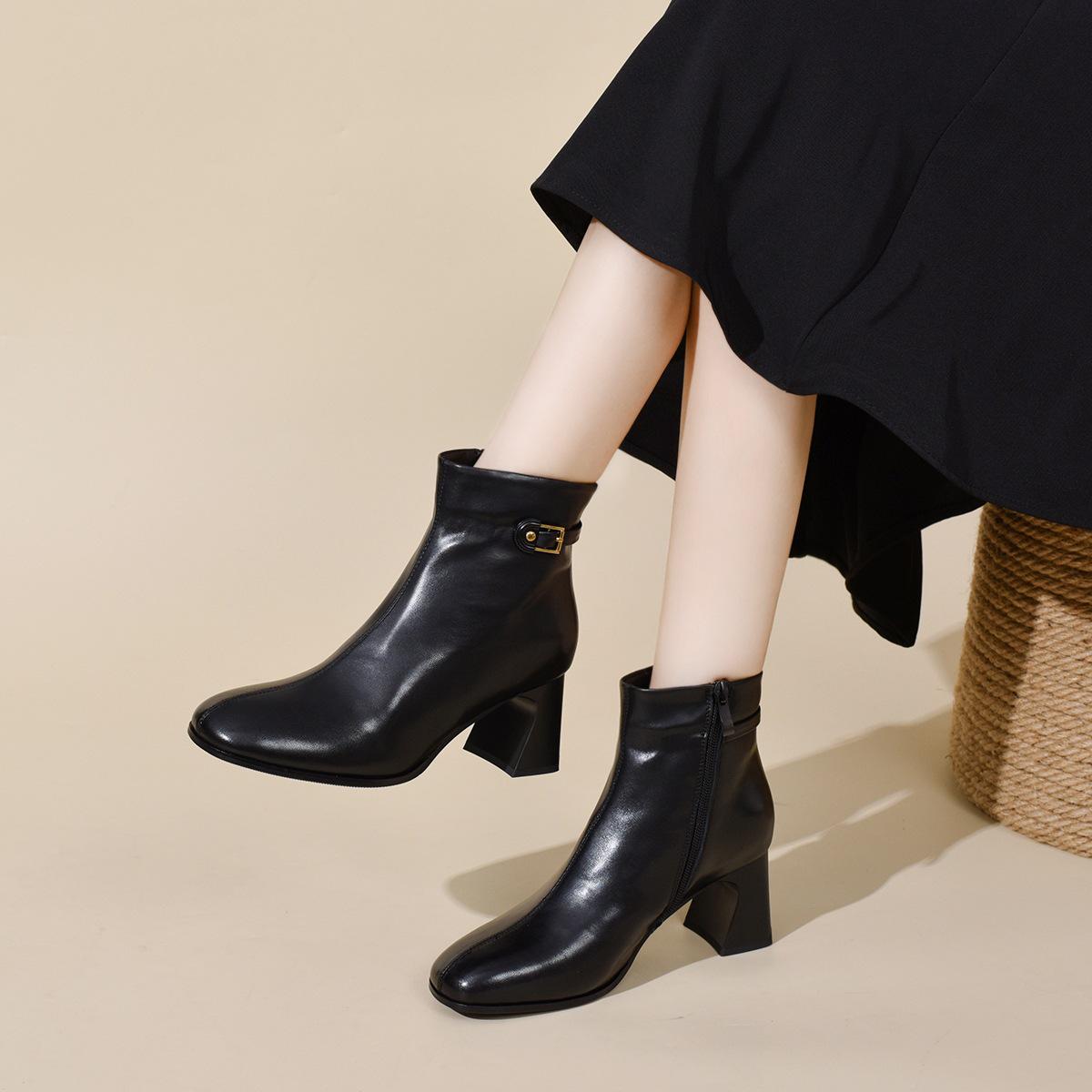 

Модные ботильоны с круглым носком для женщин - Осень/Зима 2025, Европейский и американский стиль, на каблуке-подкове и с пряжкой. Size 37