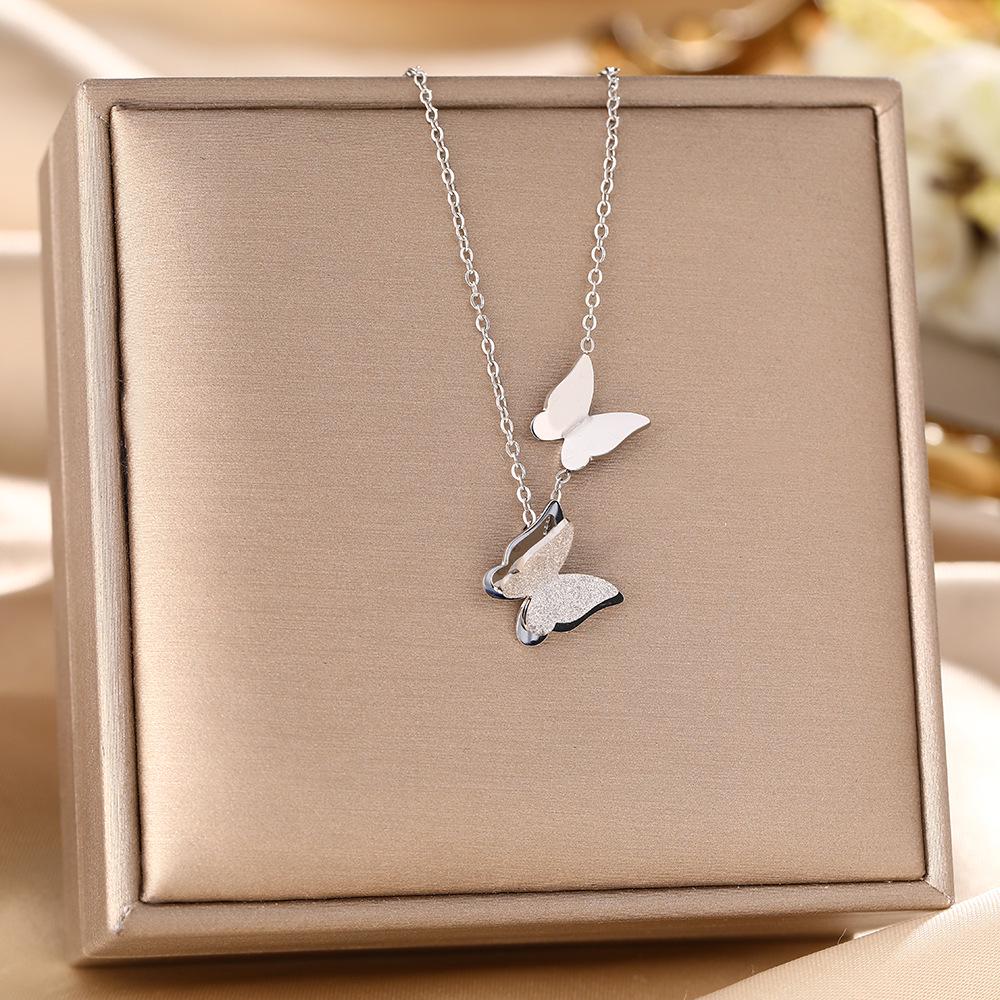 Women's Silver Titanium Steel Necklace with Micro-Inlaid Zircon - Elegant, Durable Clavicle Chain Jewelry