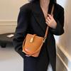 Casual Fashion Small Bag Women's New Trendy Fashion Hand Bucket Bag Autumn Popular Retro Messenger Bag