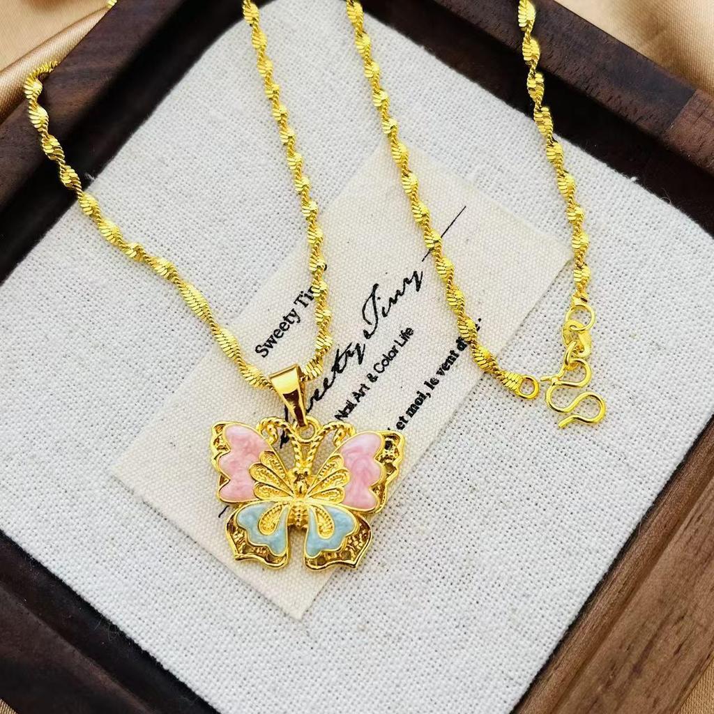 Damen Große Cloisonné Schmetterling Anhänger Halskette in Nebligem Feenlila