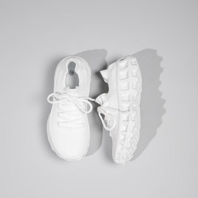 Foreign trade summer fly-woven mesh sports shoes men's deodorant breathable socks shoes lightweight fashion trend casual running