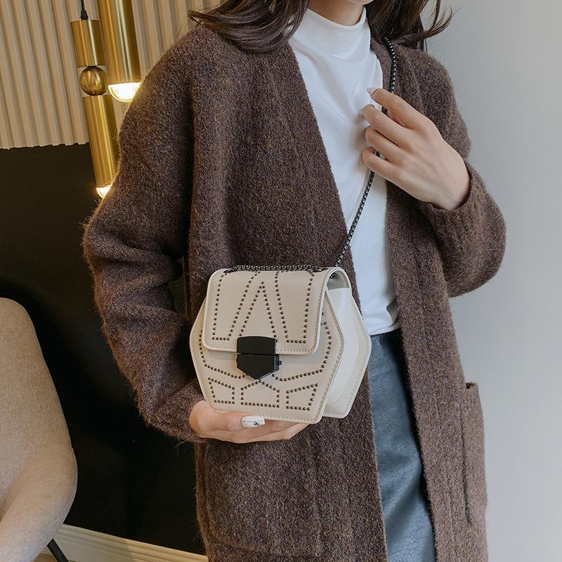 Women's Bag Autumn 2025 New Korean Version Fashion Rivet Shoulder Bag Niche Retro Versatile Chain Small Square Bag