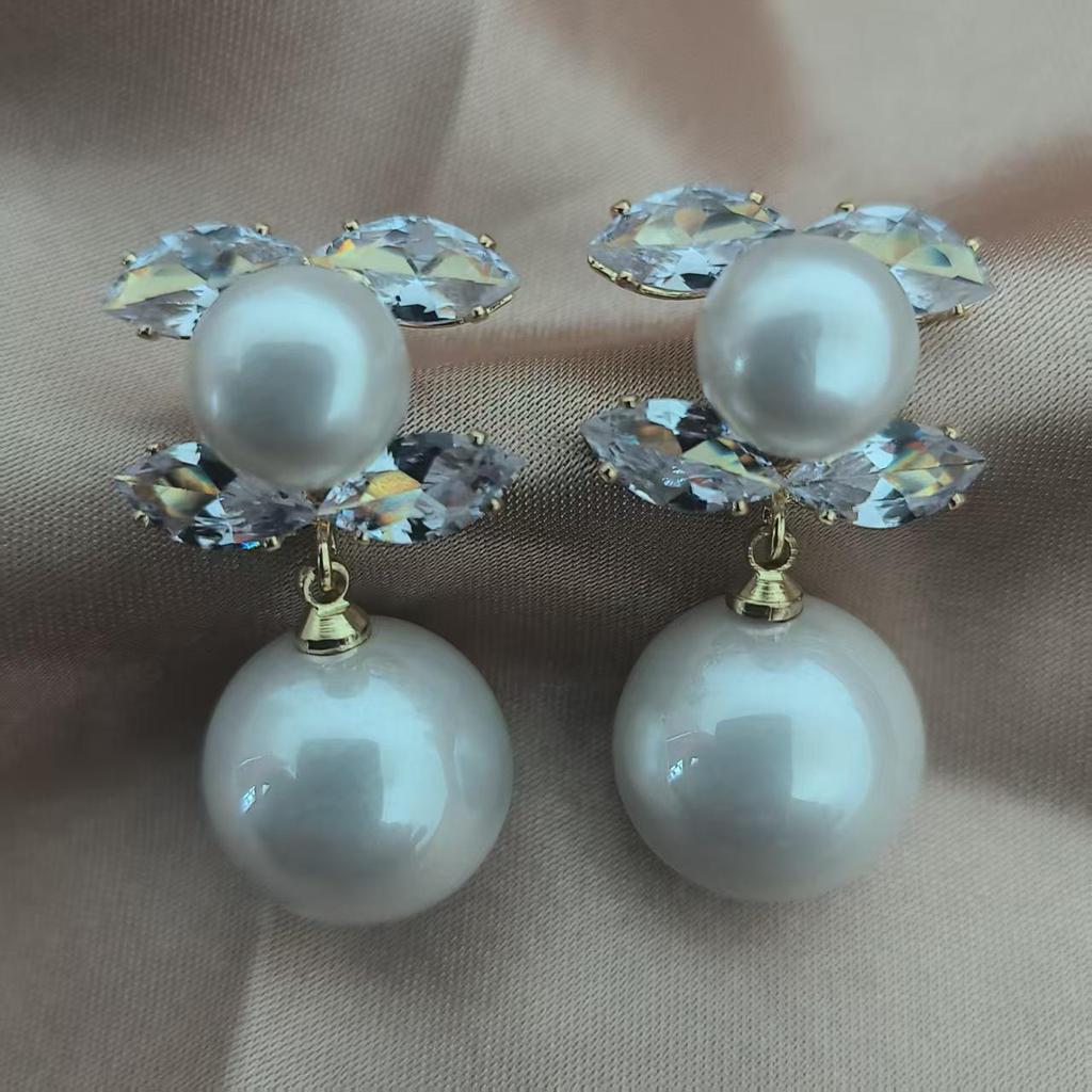 2025 Elegant Pearl Zircon French Dangle Earrings, High-End Niche Luxury for Women’s Fashion.