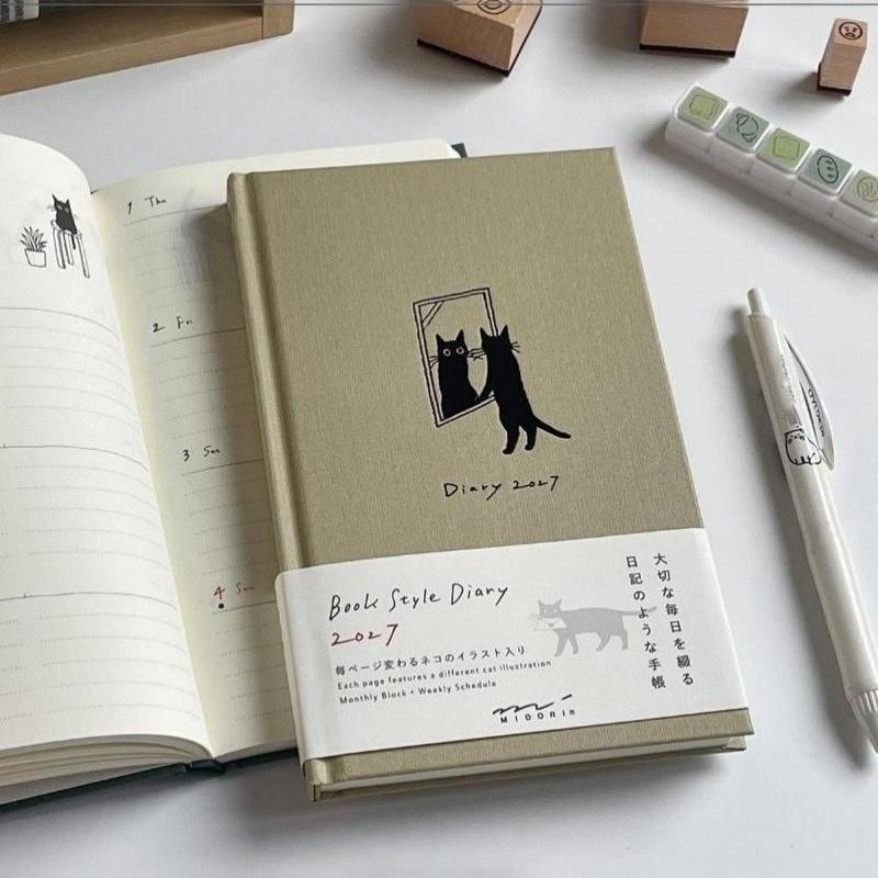 2027 Daily Weekly Agenda Book Adorable Cat Dog Illustration Hard Shell Japanese Planner for Girls Gift