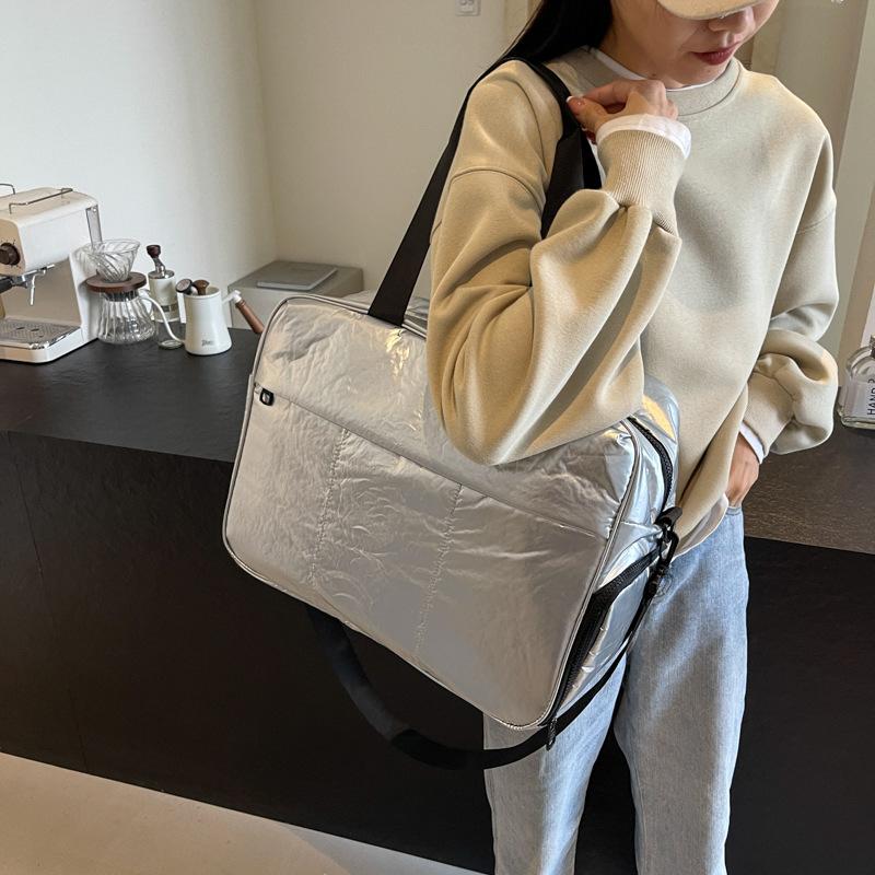 Fashion new large-capacity travel bag Outdoor travel dry and wet separation travel bag Practical portable storage bag