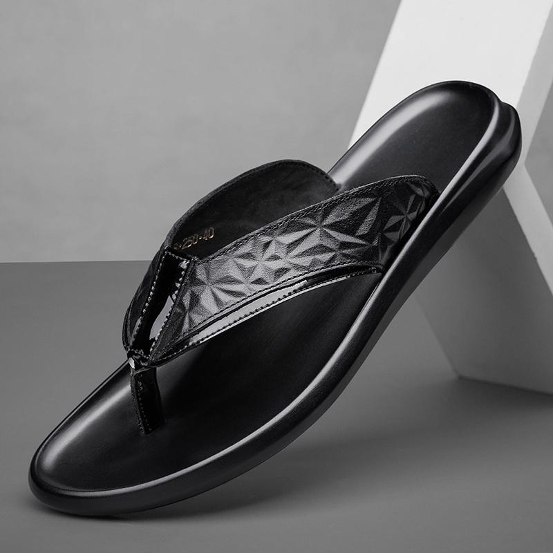 Fashion New Classic Men Slippers Quick Dry Beach Shoes Summer Outdoor Sandals Simple Slides Outdoor Male Flip-flops Versatile Half Drag