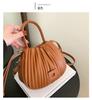 Fashion texture niche design shoulder messenger bag pleated portable small bag women's 2025 new drawstring bucket bag