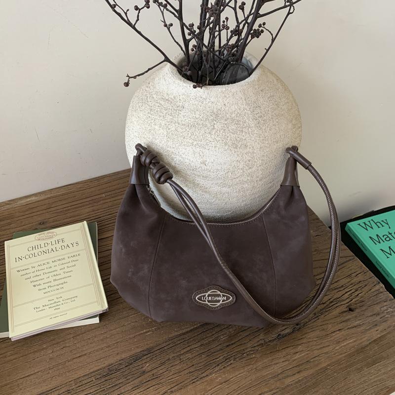 

Large capacity casual underarm bag women s new autumn shoulder bag college students commuting backpack