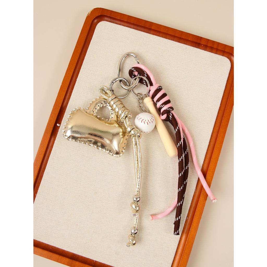 It is the original design of ins wind laser leather, high-end exquisite small bag pendant, keychain, schoolbag pendant.
