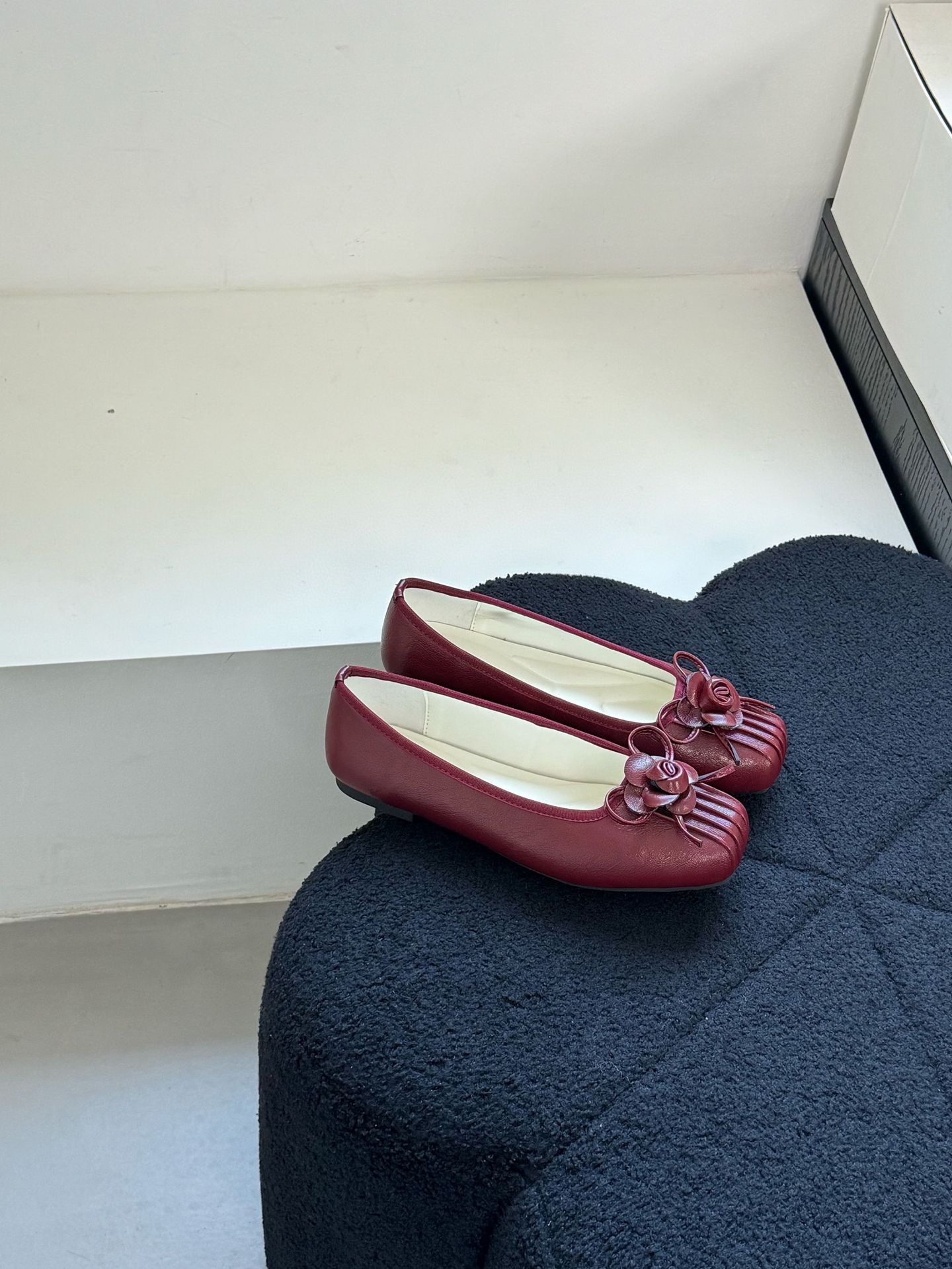 Women s Square Toe Flat Ruffled Floral Slip-On Pumps - Fashionable Footwear 35